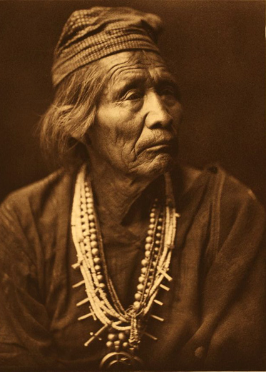 Navajo Medicine Man - Nesjaja Hatali: 1907